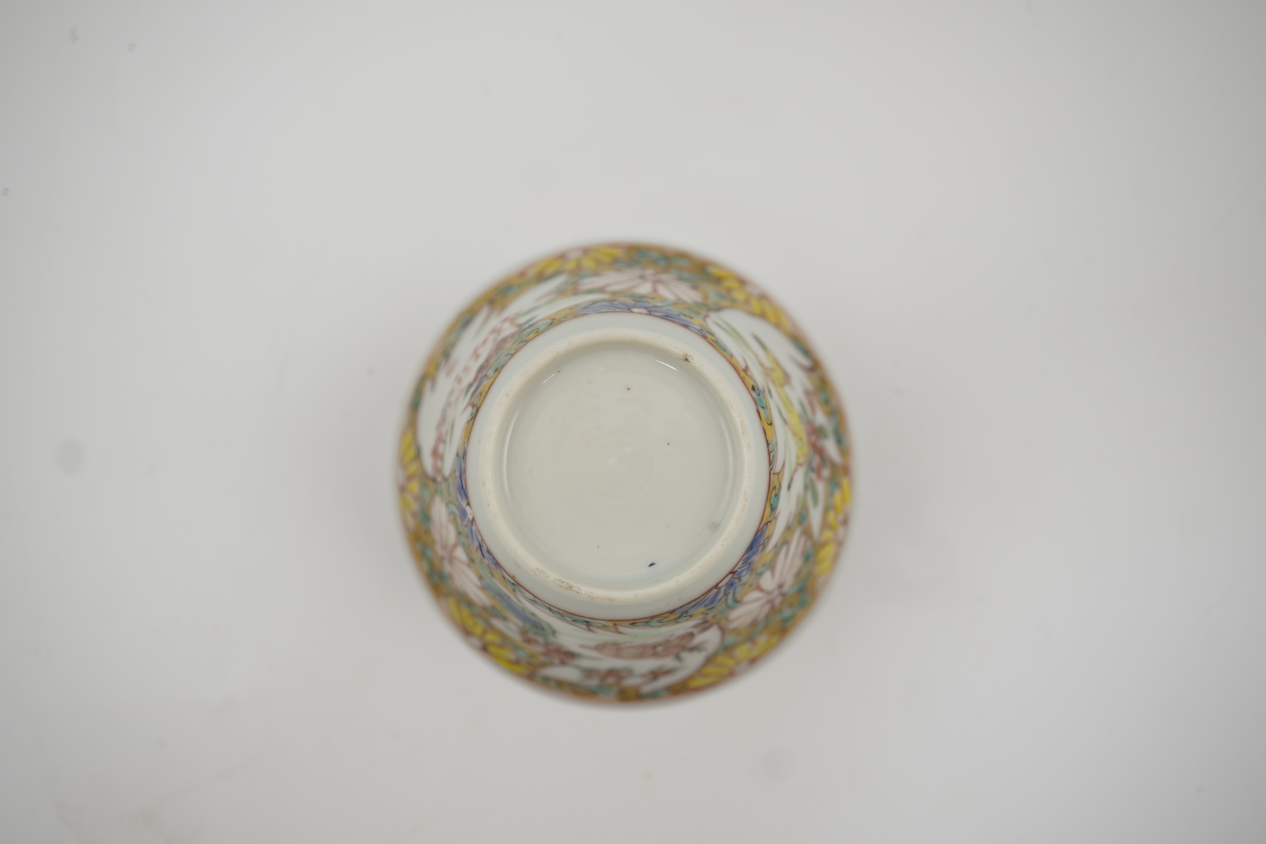 A Chinese semi-eggshell porcelain saucer and a similar tea bowl, Yongzheng period